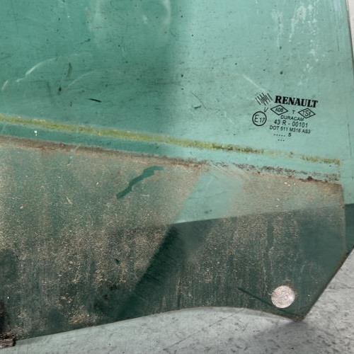 121576844-9dc1a67f-258d-413f-99b5-a54fe2865779-Piece-Vitre-arriere-droit-823005563R-RENAULT-CLIO-4-PHASE-1-BREAK-0c5f4ed56411a4a43f0bd426480a9cc691034d3936af650e067c0eb359bd6b1b_m.jpg