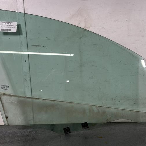 121576846-bf66fd7b-a6fc-41a8-9473-00112336e93c-Piece-Vitre-avant-droit-803004101R-RENAULT-CLIO-4-PHASE-1-BREAK-97ea94afbe403d8c79333fa3e57bed87f2b7f6b719f941c5d49190c7c6ec72b5_m.jpg