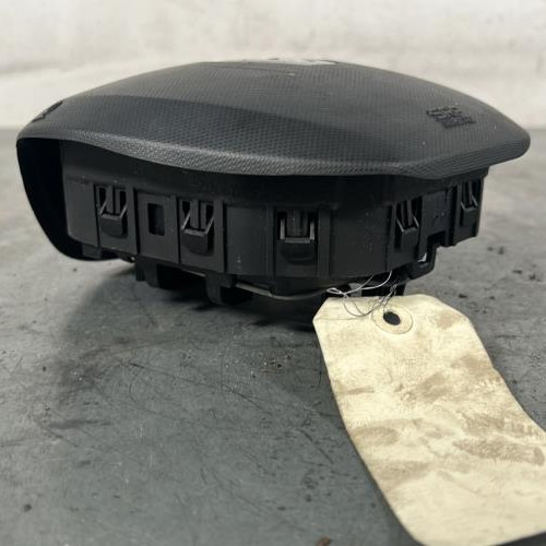 121577157-e8e67403-923a-4adf-b8dd-46c4cf22366d-Piece-Air-bag-conducteur-985706588R-RENAULT-CLIO-4-PHASE-1-BREAK-0593314022e7bc0c20997369e37c5eb4052350368612b5ef8c6f4e57eefd8f7e_m.jpg