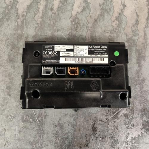 121577179-59fa4270-ae95-4c32-902c-d2099e371977-Piece-Ecran-GPS-281151863R-RENAULT-CLIO-4-PHASE-1-BREAK-629fe47f7d764813eb065362137e2823c06206dbdbc58eb8936809dae47f4f64_m.jpg