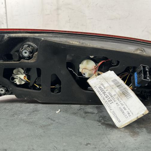 121578358-6f97d1a0-3cb9-474b-9f4f-ad7b8f9fbe62-Piece-Feu-arriere-principal-droit-feux-9676120680-CITROEN-C4-PICASSO-2-PHASE-1-abf7ad39f0270a761e5e8c7613214d274db60a73ab0ca929b4c1b1f11e30ef5a_m.jpg