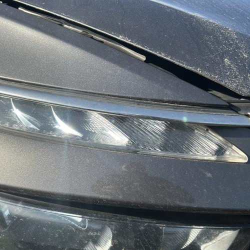 Feu diurne avant droit