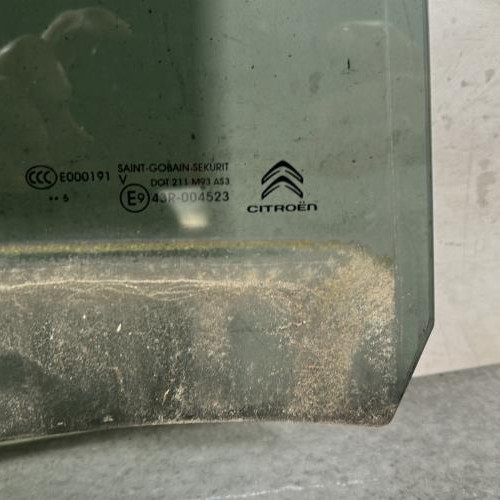 121578390-e0245060-fafc-448d-b19e-a6afaa35f991-Piece-Vitre-arriere-droit-9675837680-CITROEN-C4-PICASSO-2-PHASE-1-e6bbb2ace6c178a274f1d7936ca48968cf52cefe29737d2804ce4675802364a2_m.jpg