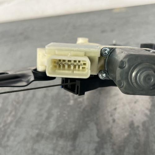 121582619-c383b632-4077-4413-9061-fb65311eab9c-Piece-Leve-vitre-electrique-avant-droit-9826076280-CITROEN-C4-PICASSO-2-PHASE-1-5060b88d7335fa846343b55dd90a45641e1fa34e7ec536eea7d8999bb556b19a_m.jpg