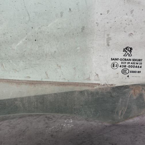 121589394-a0659d19-a1f7-4255-bdb5-dfa266f5a715-Piece-Vitre-arriere-droit-9677868580-PEUGEOT-308-2-PHASE-1-09d2bbc7e81c50de25c1078dce355d745c1b92f60d127dd92fe1bc5c25b502b0_m.jpg