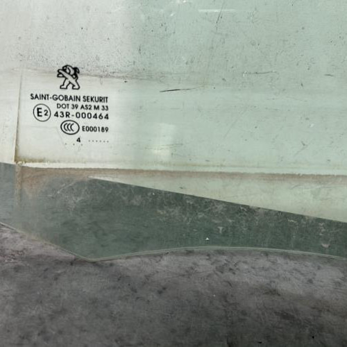 121589395-b6bddb5d-cd1d-4d1a-8903-cec7a8252d2f-Piece-Vitre-arriere-gauche-9677868980-PEUGEOT-308-2-PHASE-1-dc72aa6d9424e0aa55d9cc6adf50d15d3f0201218a31b2014f68ecbbb8bafbbd_m.jpg