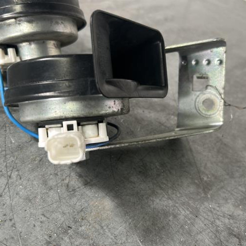121590120-49fbf43f-ad71-41a1-a07d-81d6c4616dc6-Klaxon-9815870780-PEUGEOT-308-2-PHASE-1-c5e1a585431f342b44d5fd3d240abc416a84eddce62905c893655eb2d5f109aa_m.jpg