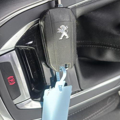 Vehicule-PEUGEOT-308%25202%2520PHASE%25201-2014-ec3237238632b242f4a3ba9fcbad0a64261e7f33003a885764711ab78fe36a22_m.jpg