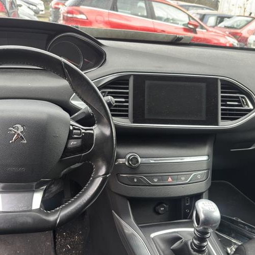 Vehicule-PEUGEOT-308%25202%2520PHASE%25201-2014-1729d5e1423d86080b25fbb52ab6b45cb9a1a707285a5aac48129f66ad12318a_m.jpg