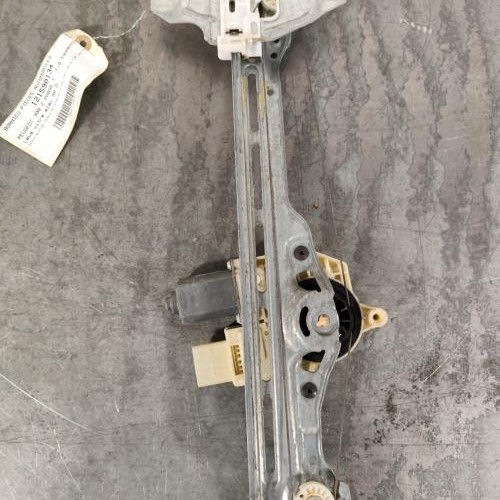 121590134-483e74e2-e0bd-4076-9726-a9304bf41c4c-Piece-Leve-vitre-electrique-arriere-droit-9826080380-PEUGEOT-308-2-PHASE-1-1fd506662088d1d4adfcd27b57dccebe7d0f300dc17941ef77aa1aa2f201b0a1_m.jpg