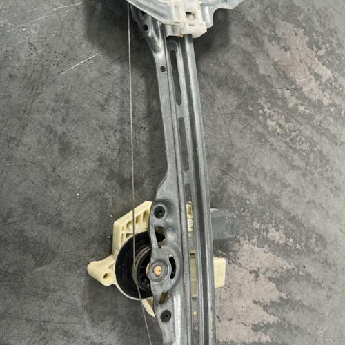 121590135-f3158109-4fca-4963-87ca-2eb628e65506-Piece-Leve-vitre-electrique-arriere-gauche-9826080480-PEUGEOT-308-2-PHASE-1-625545aa35e7a26ef814ddc3865838771ffe84c20f21902606a15842545f5d2c_m.jpg