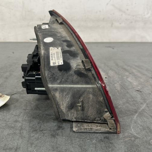 121596193-1b767edc-6e6e-49b3-b852-b801662b037b-Piece-Feu-arriere-secondaire-droit-feux-8V4945094A-AUDI-A3-3-SPORTBACK-PHASE-1-6218a52b580dabaee659407199832cdccfe7f6bb0b39e223be7e2baf1024a182_m.jpg