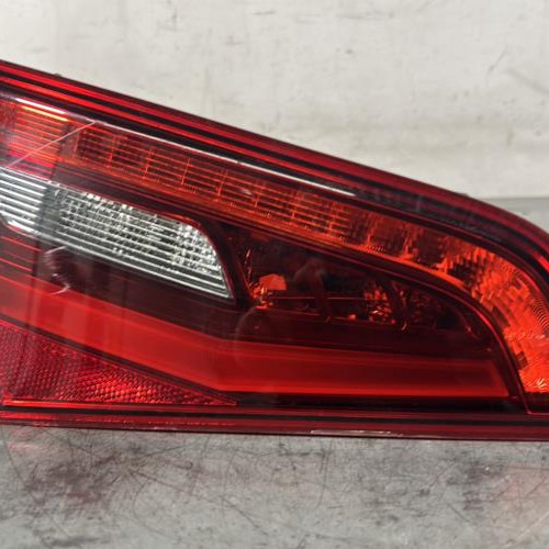 121596196-5dcf836e-7f60-48a8-891c-45c688ea49ab-Piece-Feu-arriere-secondaire-gauche-feux-8V4945093A-AUDI-A3-3-SPORTBACK-PHASE-1-f1039822689d4a2bf709c07f7392ef1b855b7f2caab920564d80254dc31ea9b4_m.jpg