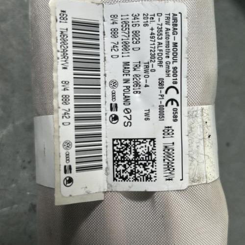 121596728-4eabe4b7-a23c-462d-93c2-0427f79bc622-Piece-Air-bag-rideau-droit-8V4880742E-AUDI-A3-3-SPORTBACK-PHASE-1-a6fc0adde282d0cf21cbc89adda249de1a146e2eed34deda51b751f7c3f681ec_m.jpg