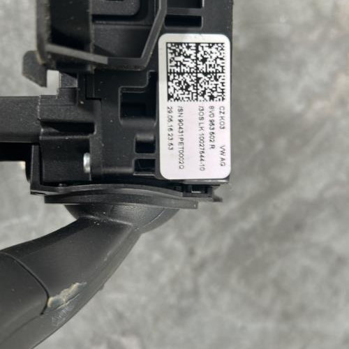121596734-560ccd48-2a33-4d2a-a933-c074301a20b1-Piece-Com-Bloc-Contacteur-TournantCommodo-Essuie-GlaceCommodo-Phare-8V0953502R-AUDI-A3-3-SPORTBACK-PHASE-1-f45a427fa0e97715e8298a5931cf4760b666d3e17c93c79bccc79513338cef49_m.jpg