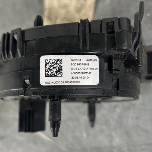 121596737-0f754a65-6f8a-4078-86d8-45abce438288-Piece-Contacteur-tournant-5Q0953549E-AUDI-A3-3-SPORTBACK-PHASE-1-13ff3ee291f374ebd1d508fa2f9ba8a2e83706bab26373340e595c7a11a1148e_m.jpg