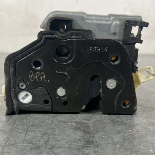 121596741-d1581eab-ad44-4d86-8050-3af59b0d4c68-Piece-Fermeture-centralisee-avant-droit-8X1837016C-AUDI-A3-3-SPORTBACK-PHASE-1-7b4e462e7ceb7ec39f903003351d147d1291a0da57f508d1b96f645e9cfdd8cf_m.jpg