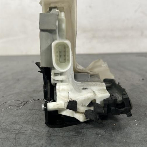 Fermeture centralisee avant gauche