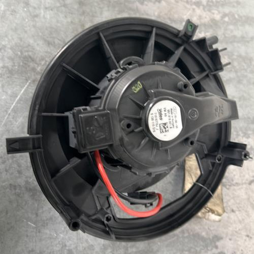 121596935-8922e76a-2e4d-43df-b011-70336606627f-Piece-Ventilateur-chauffage-5Q1819021H-AUDI-A3-3-SPORTBACK-PHASE-1-a15d8c14493135d36c7c4b47fa6e38950a9d680fd02dd283b1f5f194f6032bb0_m.jpg