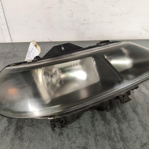 121797538-e34c0857-35ed-4bc3-a2ed-0c5cec257cd6-Piece-Optique-avant-principal-droit-feuxphare-7701047881-RENAULT-LAGUNA-1-PHASE-2-BREAK-565bc694a4da1ed273f9af8954d6c1ebd2f88a1e67277673d95bf133298f5540_m.jpg