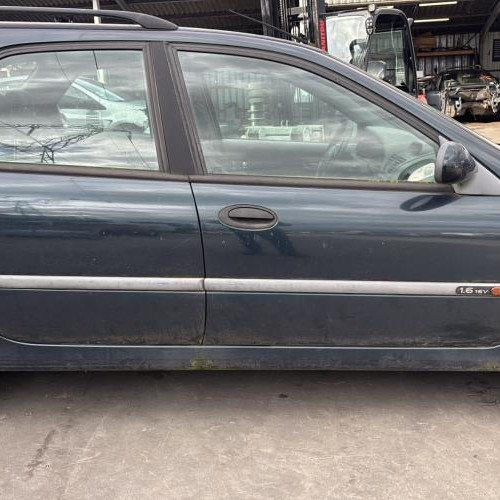 Vehicule-RENAULT-LAGUNA%25201%2520PHASE%25202%2520BREAK-1998-8cfe7514e4d66fc1c1b41cfb22dcd59c72dd80df844e1322cc82b65a4705df7f_m.jpg