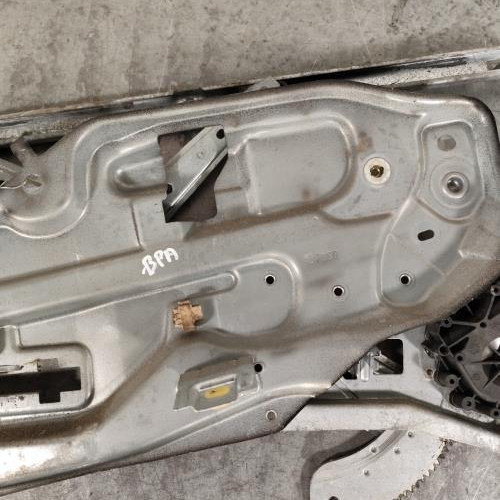 121797744-cbfca8a3-fe81-44d8-a791-a555dcdee889-Piece-Leve-vitre-electrique-avant-gauche-7701367867-RENAULT-LAGUNA-1-PHASE-2-BREAK-54b492a74739c2a64946df7b521ff96aa6b3f388e58a9701a61476dc4d76e8ad_m.jpg