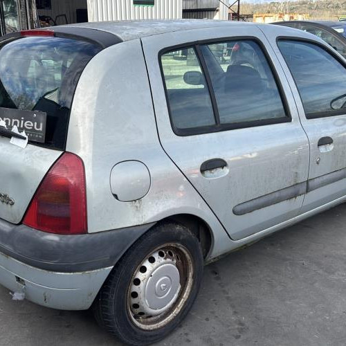 Vehicule-RENAULT-CLIO%25202%2520PHASE%25201-2000-946affe63f15f5d1ee86f290ed0c4601546527f31c2e4d25990e05b7c984fb73_m.jpg