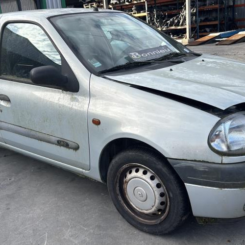 Vehicule-RENAULT-CLIO%25202%2520PHASE%25201-2000-b4f475f7615f93638405f565adb0b7b7f08b35eb3918567f4e4017d708a76077_m.jpg