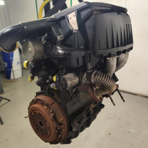 121915804-b0ae2cdf-9642-43d9-8400-f1082843ce2e-Piece-Moteur-7701472048-RENAULT-CLIO-2-PHASE-1-308dd76a9f7fe054f5c899e6d3af6b3a807ad584cd0d4d610853ae13e7ffd507_m.jpg