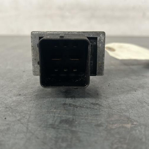122081910-a053df3b-f101-49d5-8744-cd0b26d72e56-Piece-Relais-electrique-110678071R-RENAULT-KANGOO-2-PHASE-2-fa12a6a25918511b602191f3976c4e2cf272d131c6df255c51047bfb322b02b8_m.jpg