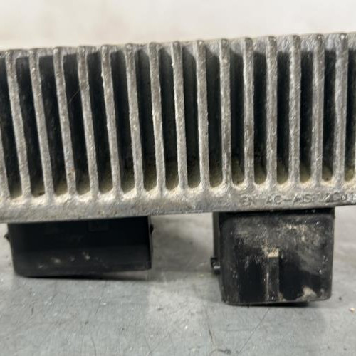 122082583-86539d56-d3dc-457b-ace8-380b8b6ddf5b-Piece-Relais-de-prechauffage-271206395R-RENAULT-KANGOO-2-PHASE-2-a700bcf8e00c316c8b56c54ecda1b876d534974a15f530aa079a23ccb1b21c69_m.jpg