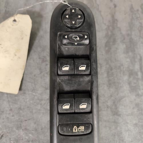 Interrupteur de leve vitre avant gauche