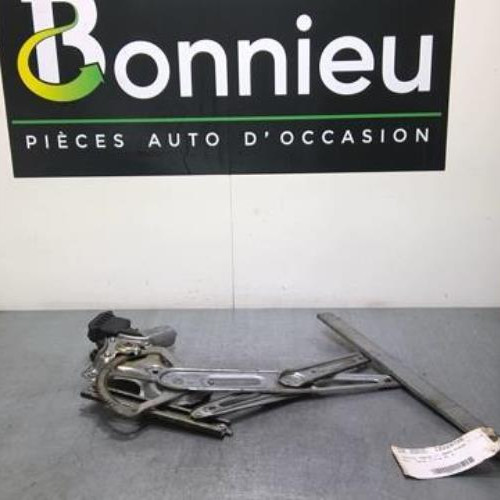 Piece-Mot.-leve-vitre-avant-gauche-TOYOTA-YARIS-II-2005-PHASE-1-Diesel-56dde01a74423f309975dcad5a4523b0c22f5ef19139d8898240f63b04719f68.jpg