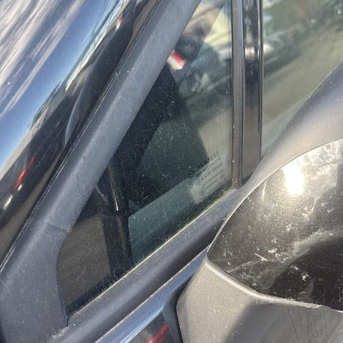 Custode avant gauche (porte)