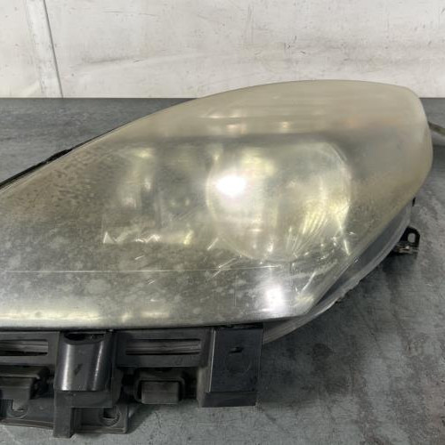 122366900-f1e05a72-3747-4e73-9cc6-383fd0c822fe-Piece-Optique-avant-principal-gauche-feuxphare-260606760R-RENAULT-SCENIC-3-PHASE-1-f54c561f1ab4e994919890138235152b8f05d6dd1388c97ecbf99f1692083c67_m.jpg