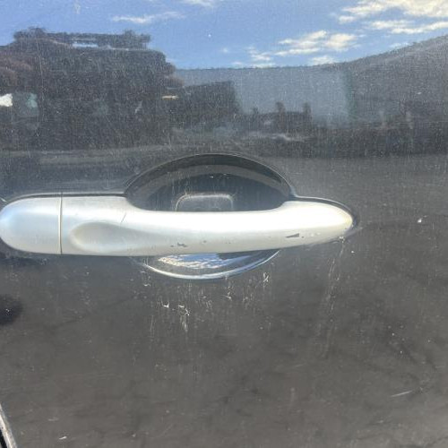 Poignee porte avant droit