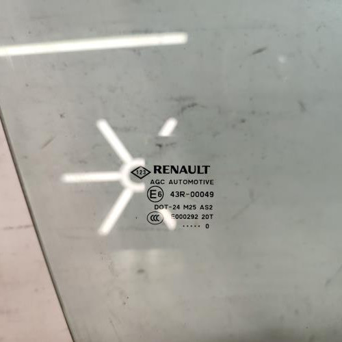 122366929-fc37352d-0933-4d4f-8ce4-917080ab2384-Piece-Vitre-avant-droit-803000008R-RENAULT-SCENIC-3-PHASE-1-d036f3bef5d88d150079f598b2e113ffe20157fd8367a1115c0254bab5f7c10f_m.jpg