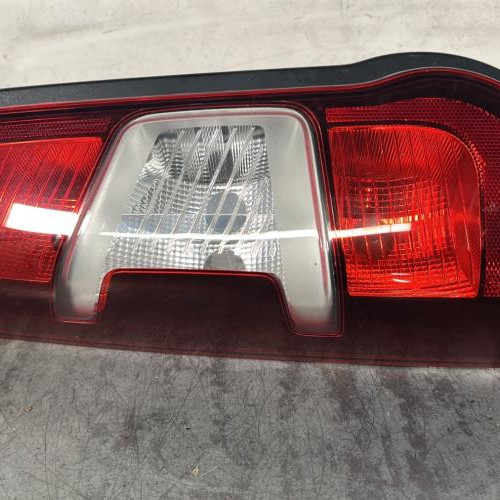 Feu arriere principal gauche (feux)