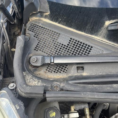 Moteur essuie glace avant droit