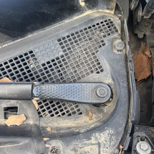 Moteur essuie glace avant gauche