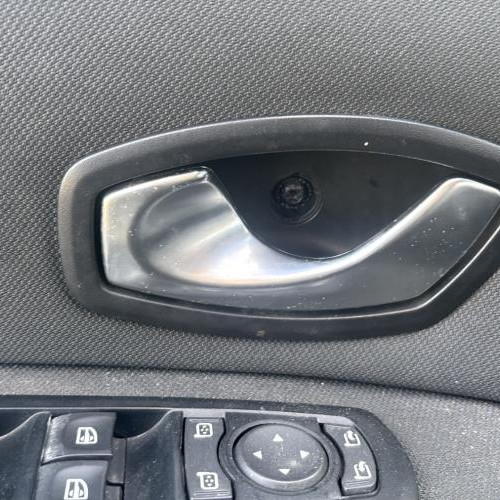 Poignee interieur avant gauche