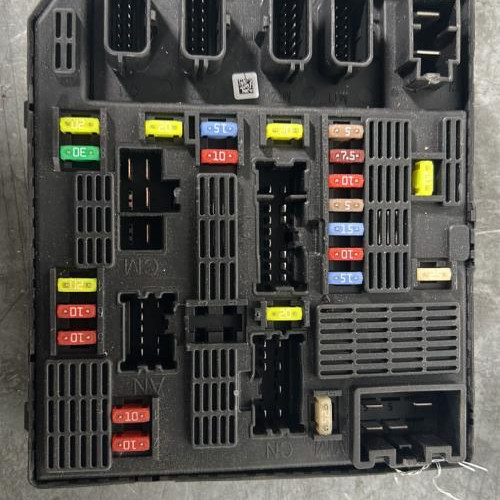 122372512-c8925f2e-c084-4ddd-bf8e-2be473797acc-Piece-Boitier-servitude-moteur-BSM-243800007R-RENAULT-SCENIC-3-PHASE-1-b9728bef5c97eeb4e9ab1ab8c5f0f8c426f2bb75755bef809b00bb593181a28d_m.jpg