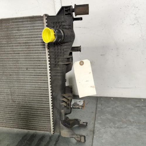 122372526-ca74facb-646b-4525-a4b9-c117e5db8354-Piece-Radiateur-eau-214100002R-RENAULT-SCENIC-3-PHASE-1-ddf72c69aeb64e11f1e6130c0638cf4745c84948f75773e9eb3aeed417584703_m.jpg