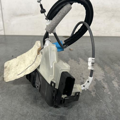 Fermeture centralisee avant gauche