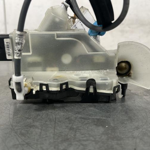 122372547-7501346e-388b-44a3-9de5-e5c3cf467627-Piece-Fermeture-centralisee-avant-gauche-9816343480-PEUGEOT-PARTNER-3-PHASE-1-966338ba0547241646ceea26561a8b539d4a4bc33baba3297c929d55d9a42c8c_m.jpg
