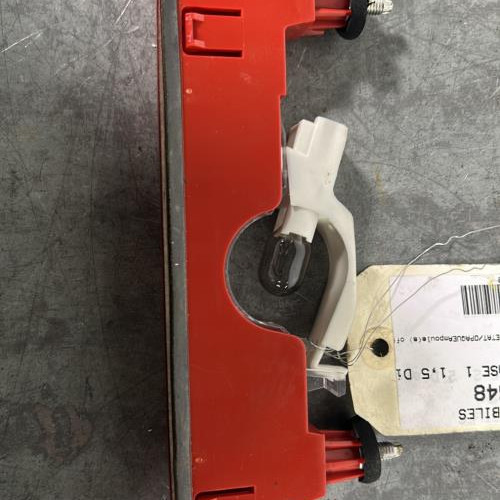 122372548-3dc7bf7d-53db-4a6b-b9ea-b6a173652514-Piece-Feu-arriere-stop-central-6351FE-PEUGEOT-PARTNER-3-PHASE-1-0f9533d18049332dc194361e8ede9c4809d86fb35c0200db54c0d3ca75771ad9_m.jpg