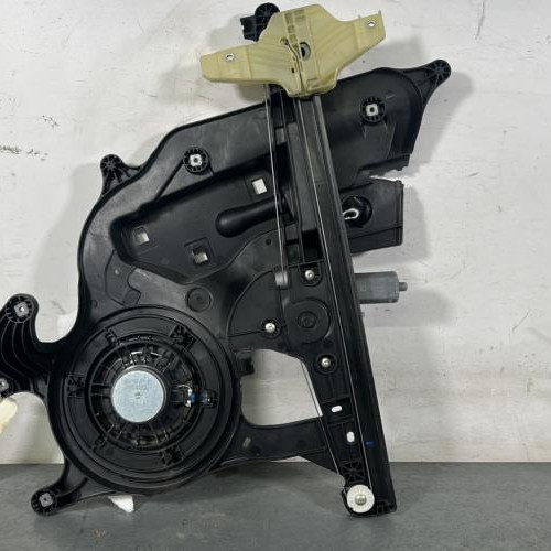 122372551-addd0a2a-14b4-4c2d-ae22-79542393b181-Piece-Leve-vitre-electrique-avant-gauche-9840175680-PEUGEOT-PARTNER-3-PHASE-1-3f1be5cce503aeefd06bc74e27df43f04784ac8c3a1224b06ceba7a4825be6c5_m.jpg