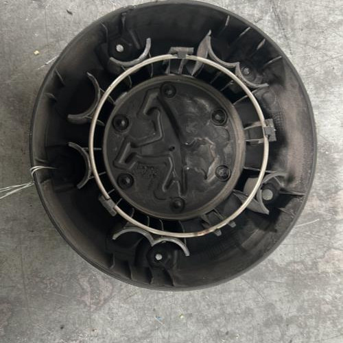 122388919-5dd8cc4d-5050-41ef-b79f-25e76da99540-Piece-Enjoliveur-9808342277-PEUGEOT-PARTNER-3-PHASE-1-9169040d52be497f0071aad9bb5a130aeccd1a0245f7504101d251f795528f68_m.jpg