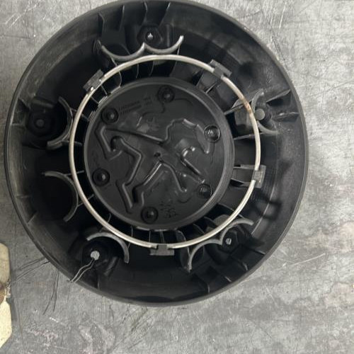 122388920-1f82e955-e9e5-4657-b21e-8ecc1414a1be-Piece-Enjoliveur-9808342277-PEUGEOT-PARTNER-3-PHASE-1-a8212e95f4cdd1c93d4d0c27f1ed983a9e100c14a76832a644fcf7084e67a91c_m.jpg