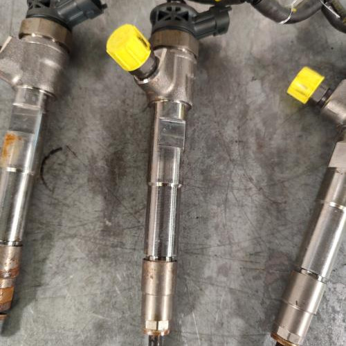 122520411-9d089c8d-740b-4efd-86a8-6111e2d47f5b-Piece-Injecteurs-Common-rail-166007427R-RENAULT-KANGOO-2-PHASE-2-6695958c3cc9024bd8128e744a34e80de52155838c931a20369a4c052690420e_m.jpg